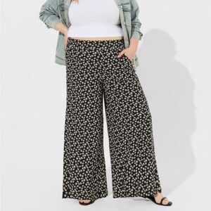 Torrid wide leg challis pull on pant black daisy print size 1